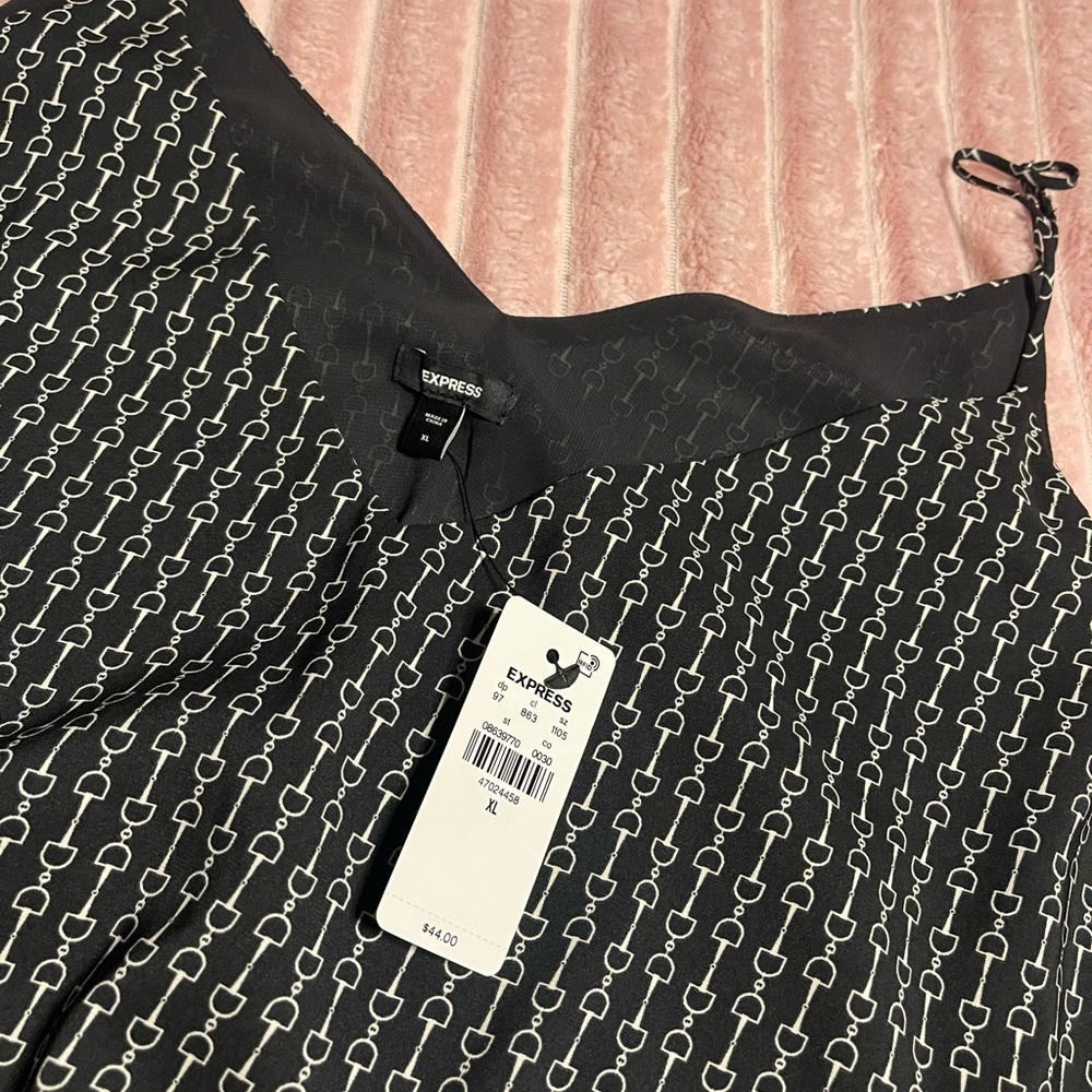 Express Black and White Patterned Blouse - Picture 4 of 4
